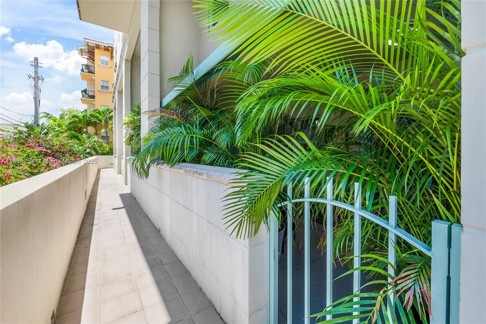 612 Valencia Ave, #104