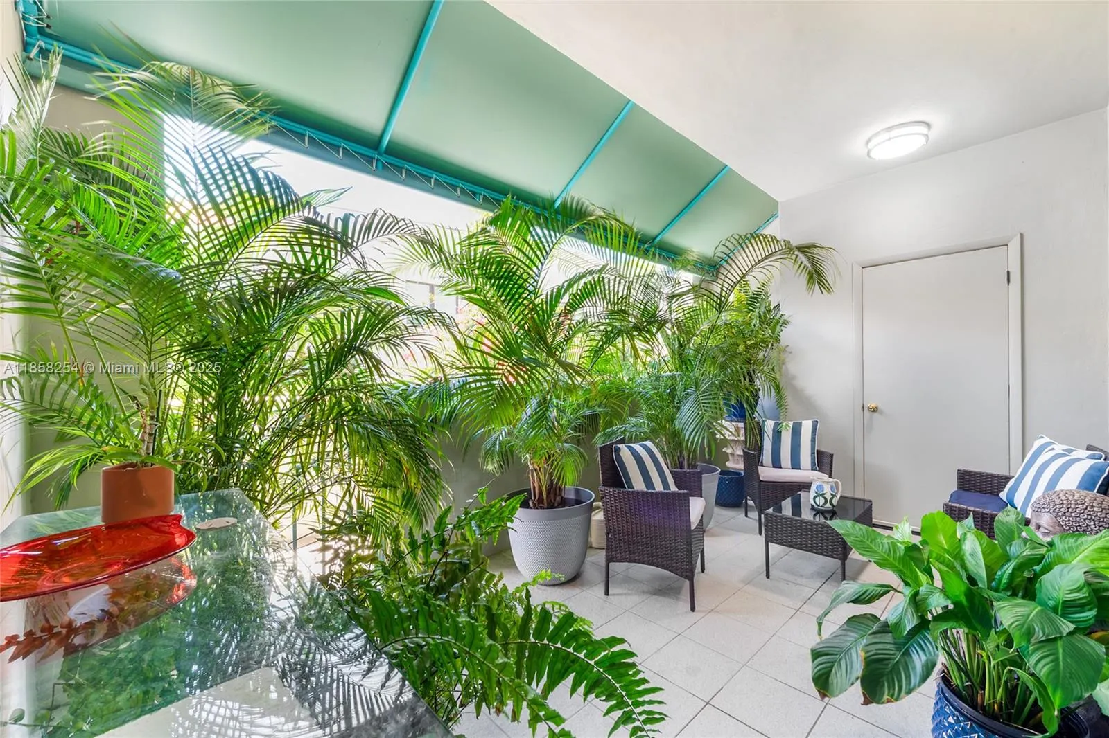 612 Valencia Ave, #104