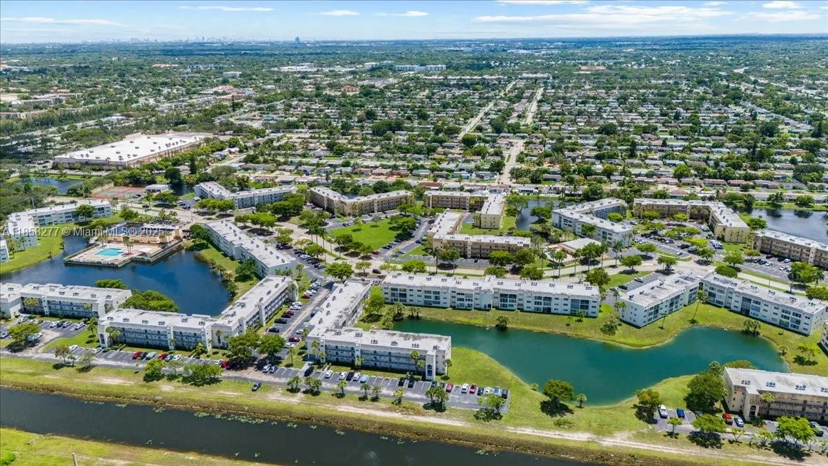 8345 Sunrise Lakes Blvd, #306