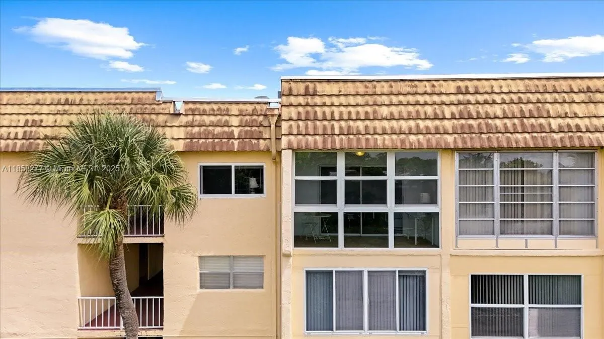 8345 Sunrise Lakes Blvd, #306