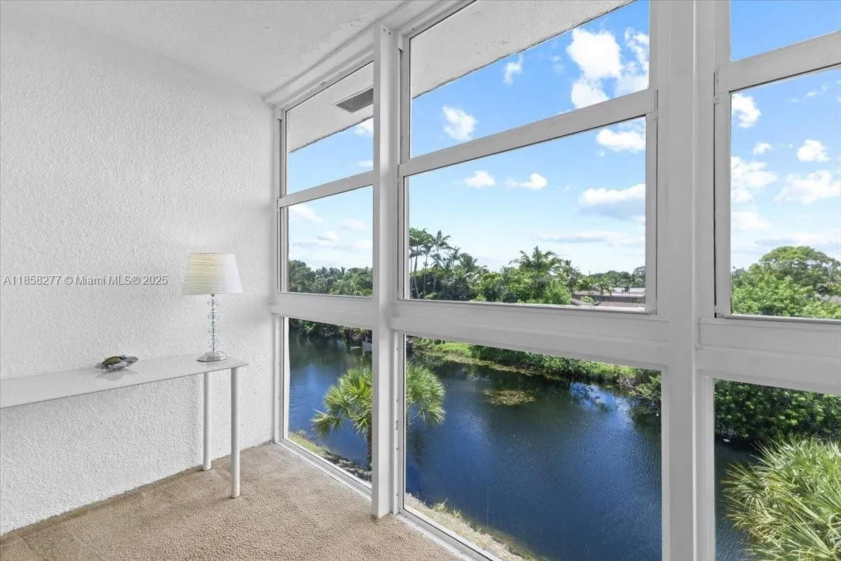 8345 Sunrise Lakes Blvd, #306