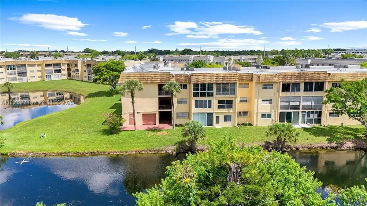 8345 Sunrise Lakes Blvd, #306
