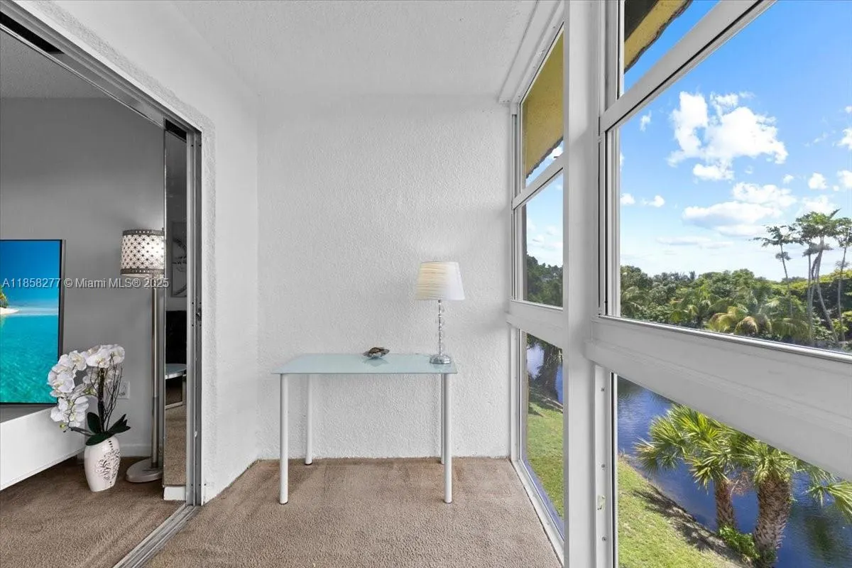 8345 Sunrise Lakes Blvd, #306