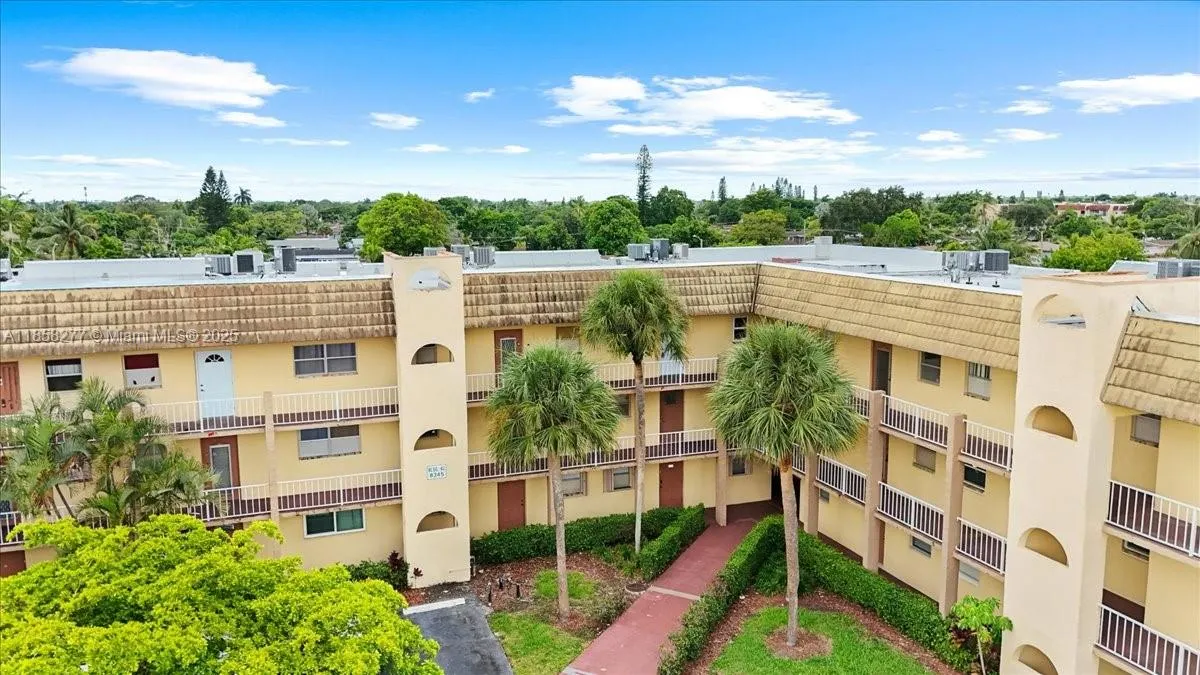 8345 Sunrise Lakes Blvd, #306