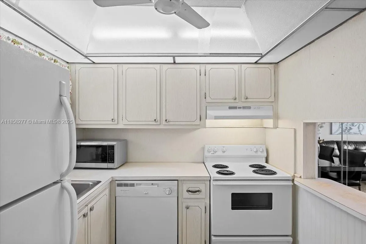 8345 Sunrise Lakes Blvd, #306