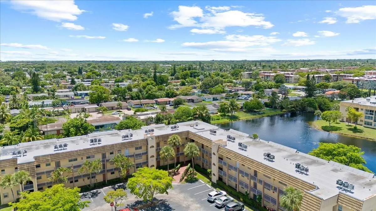 8345 Sunrise Lakes Blvd, #306