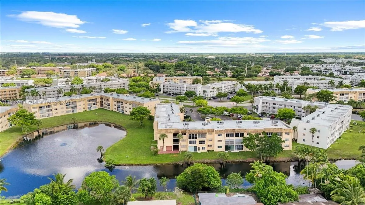8345 Sunrise Lakes Blvd, #306