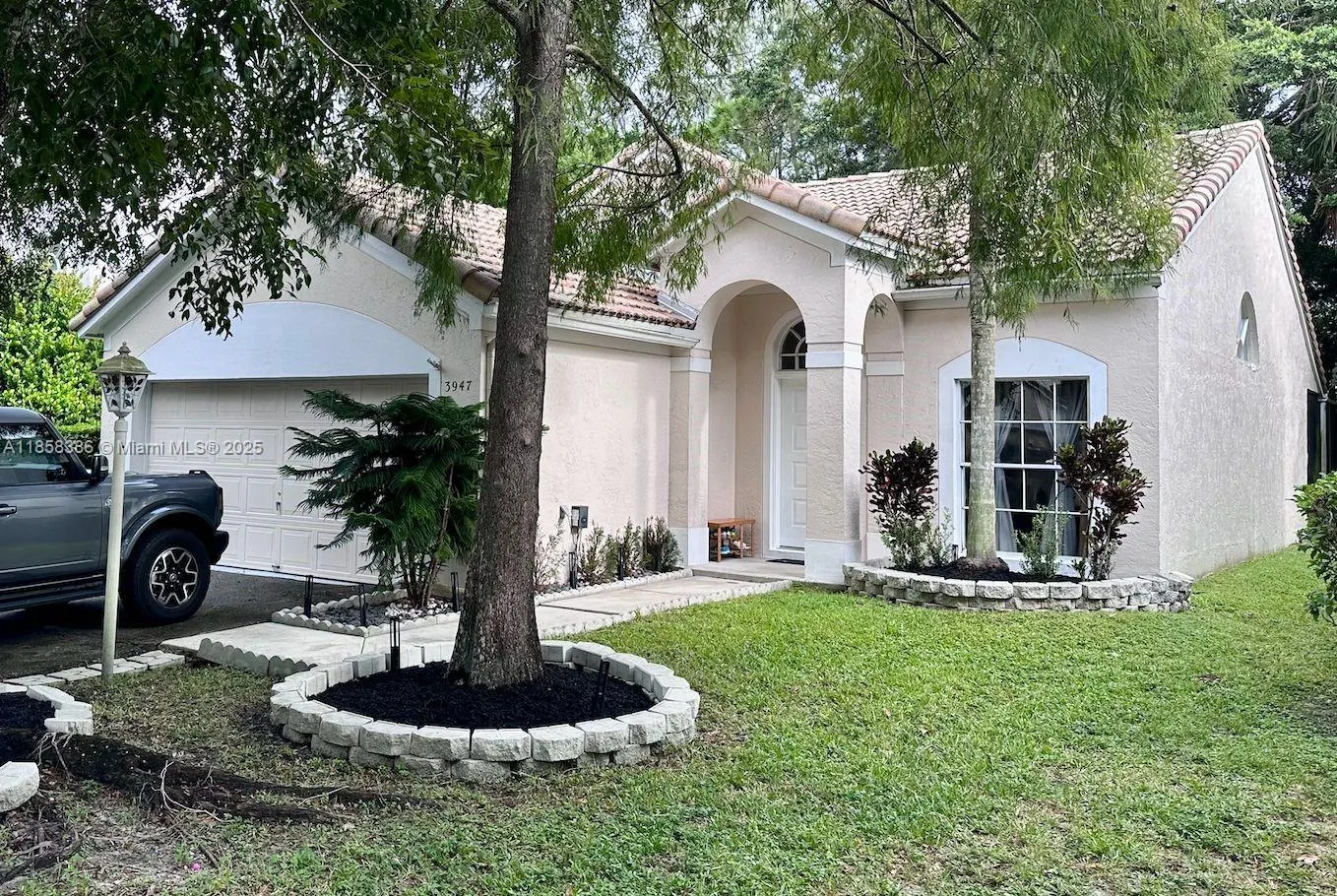 3947 Jasmine Ln