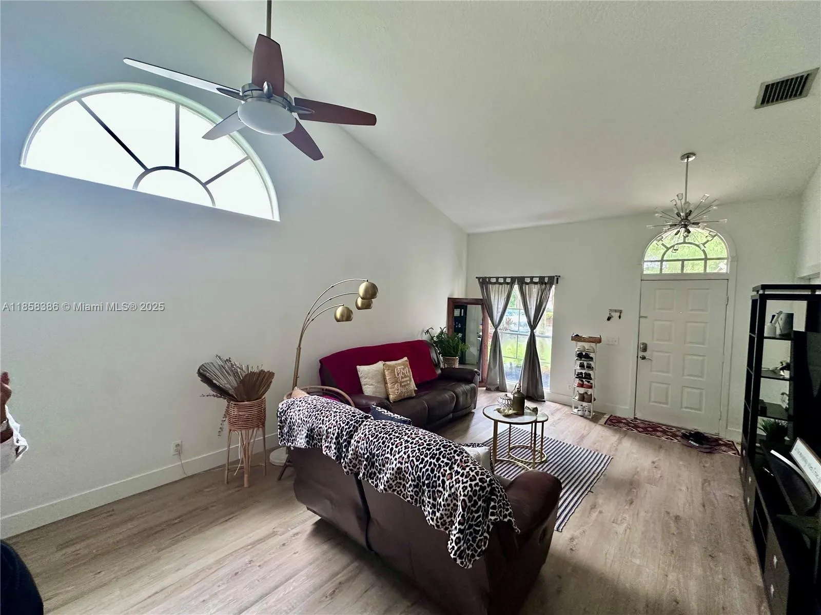 3947 Jasmine Ln