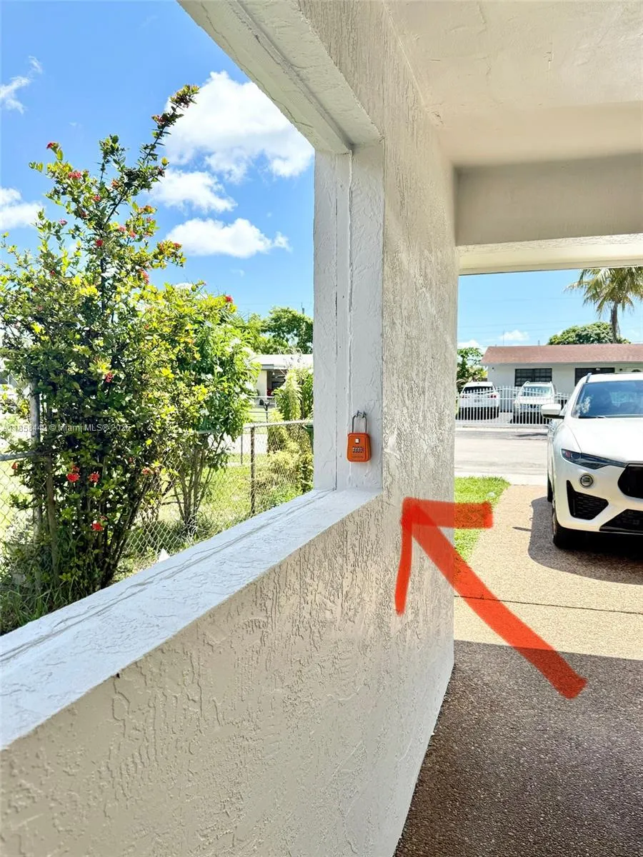 2051 NW 28th Ter
