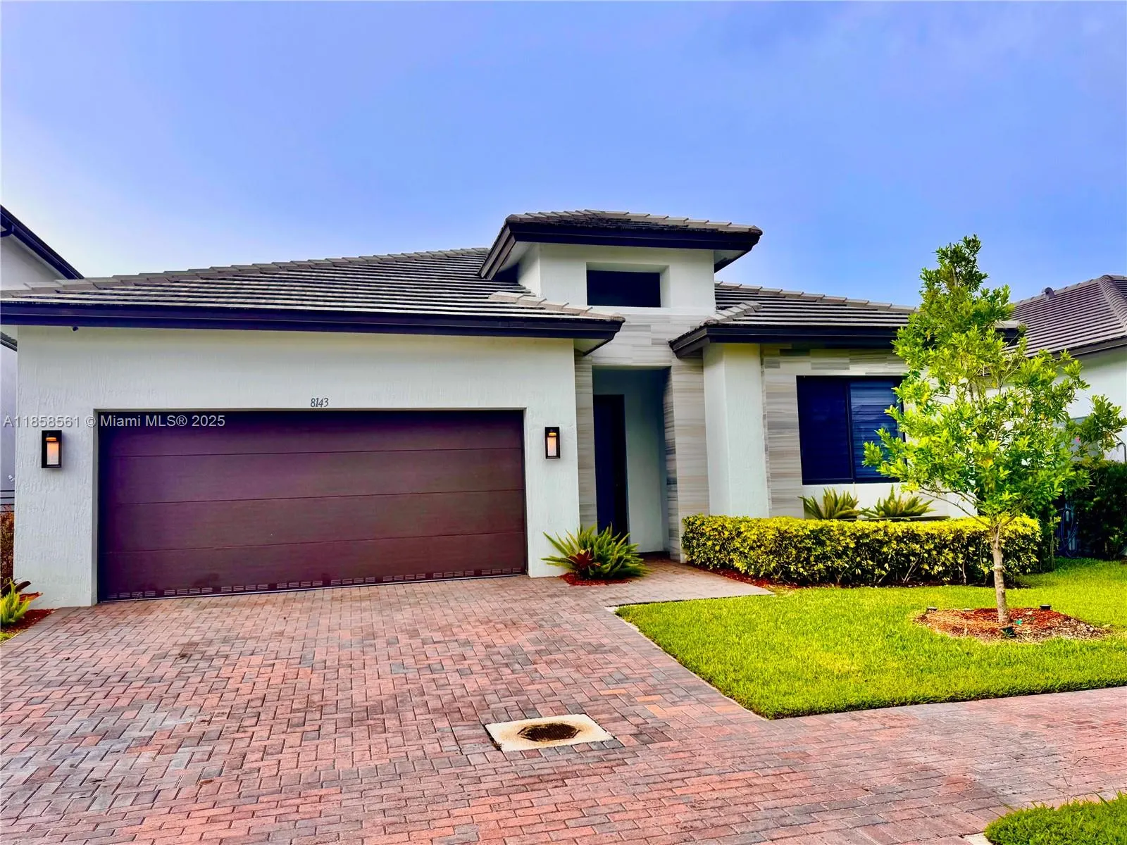 8143 NW 45th St