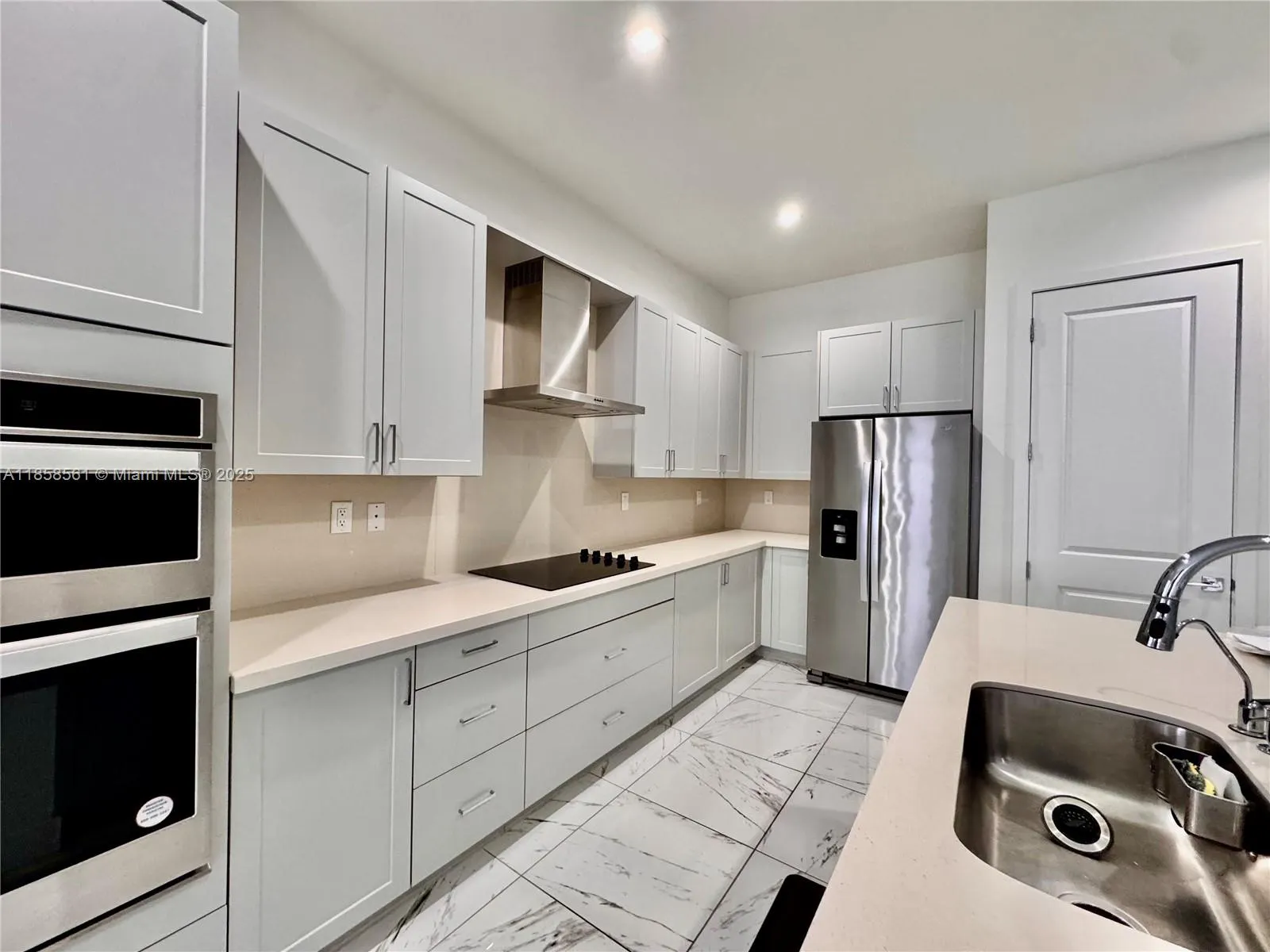 8143 NW 45th St