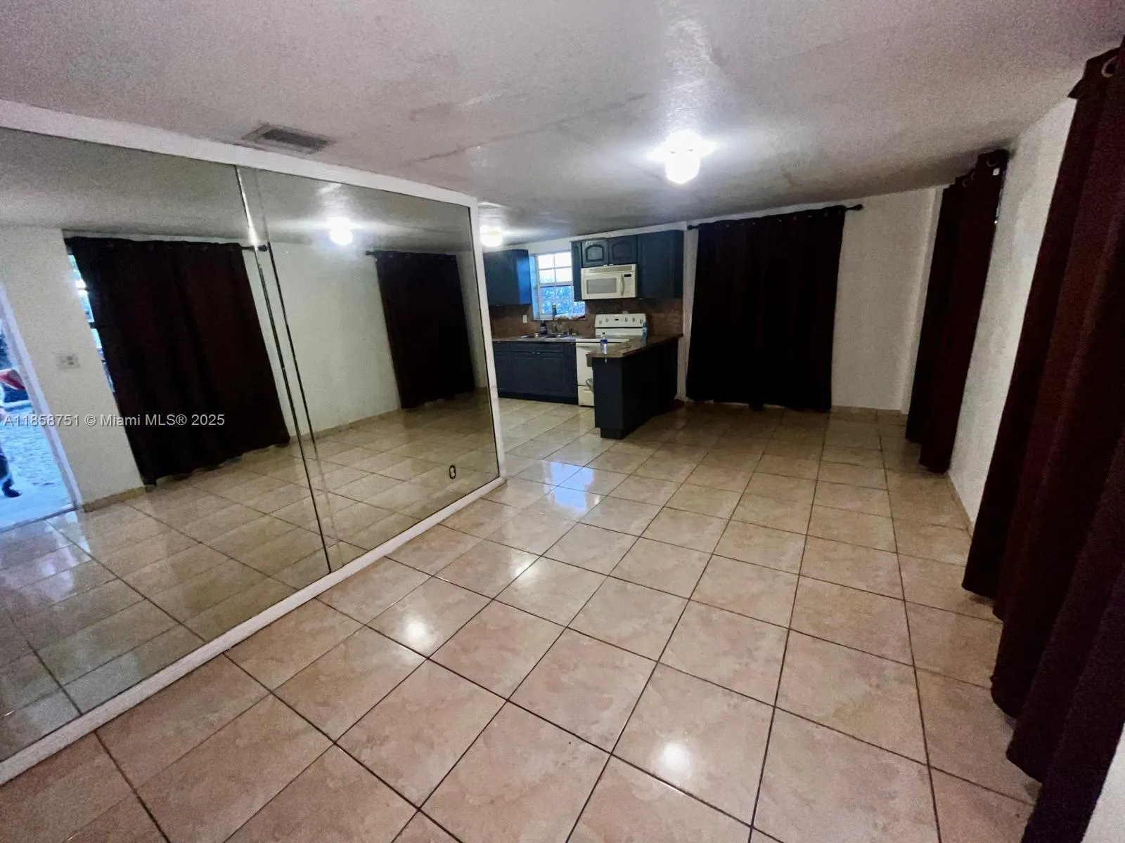 10325 NW 36th Ct