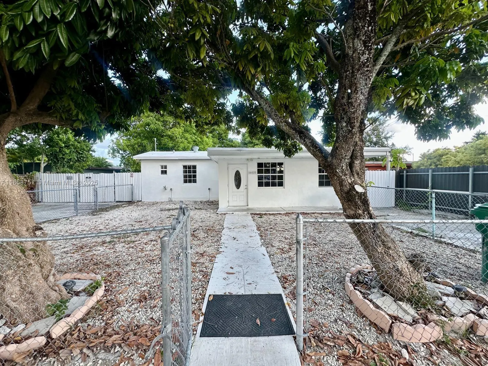 10325 NW 36th Ct
