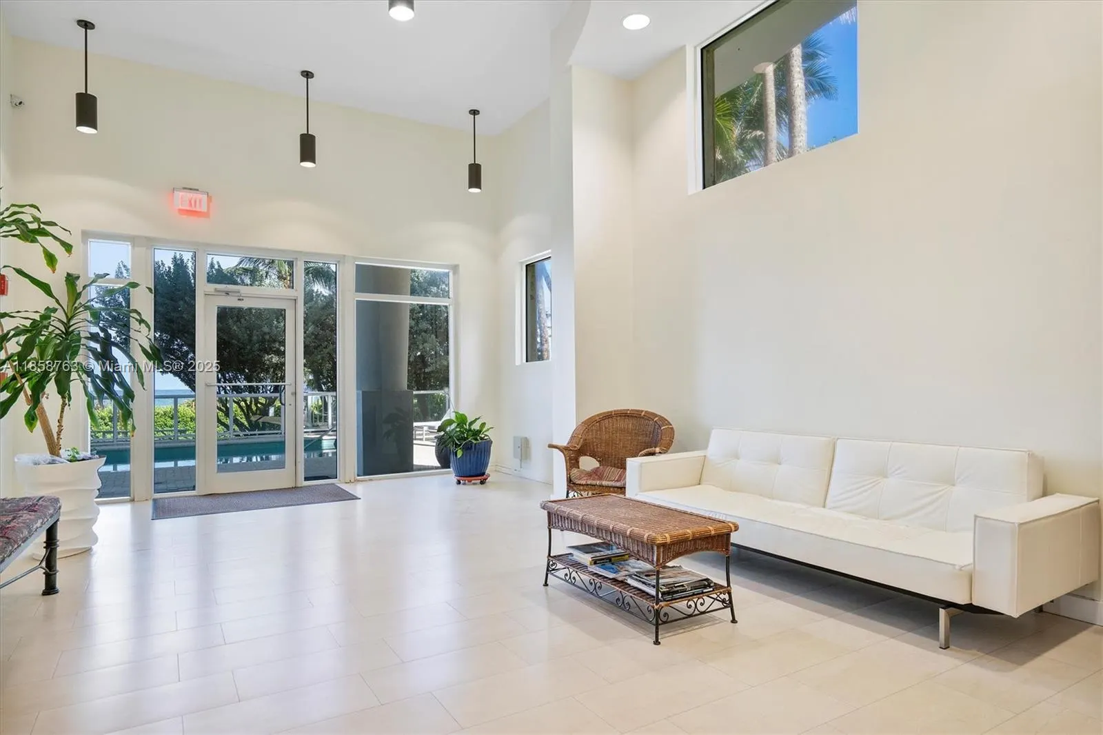 8911 Collins Ave, #802