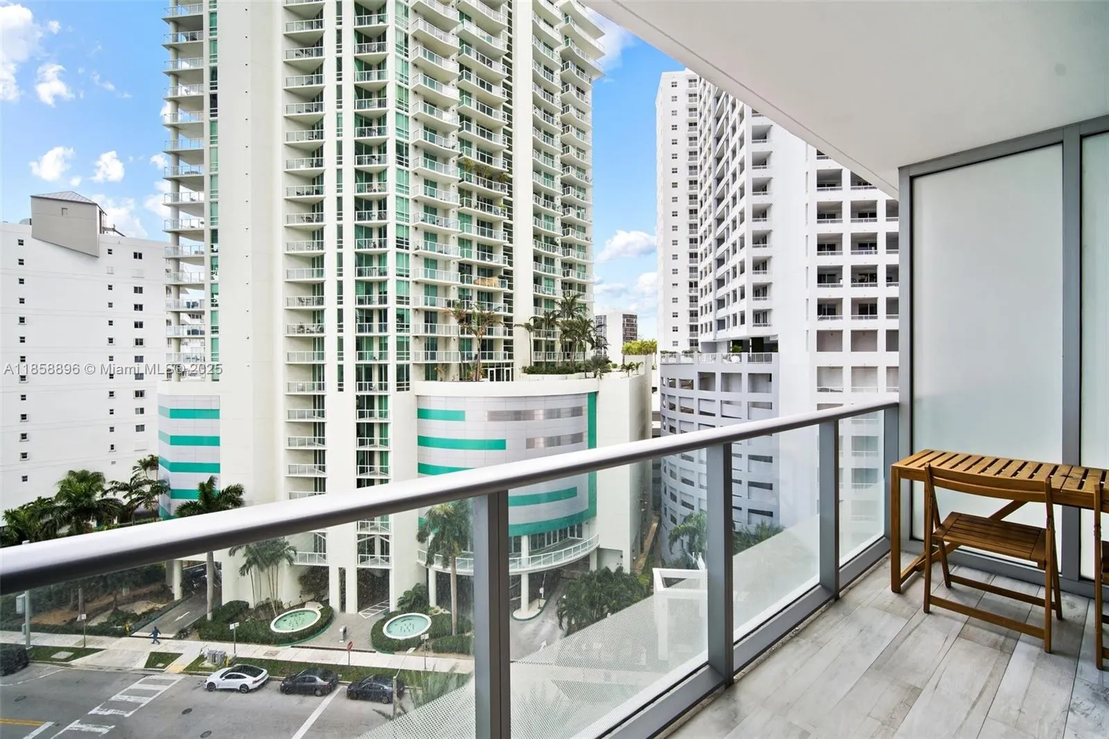 1300 Brickell Bay Dr, #905