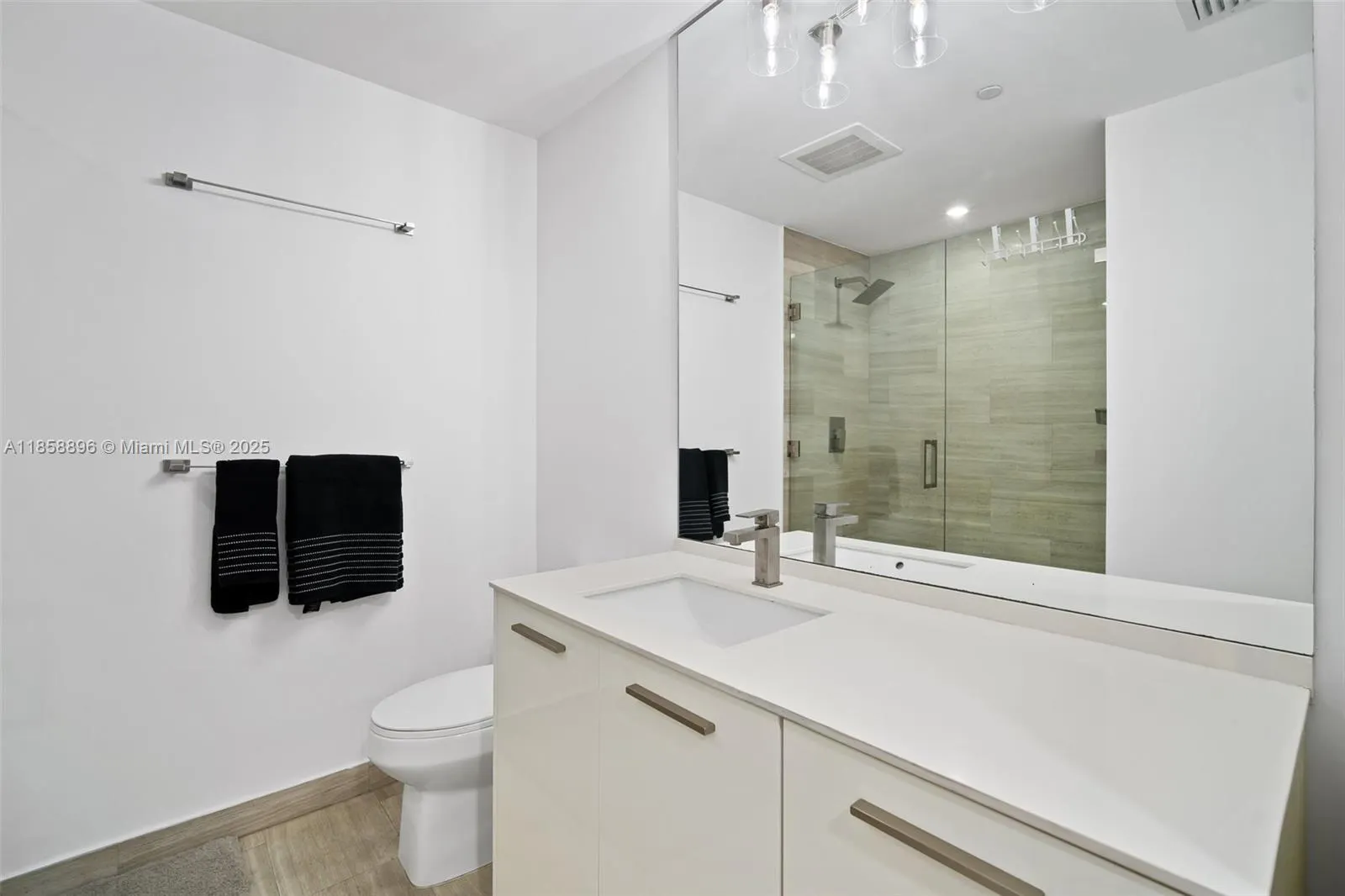 1300 Brickell Bay Dr, #905