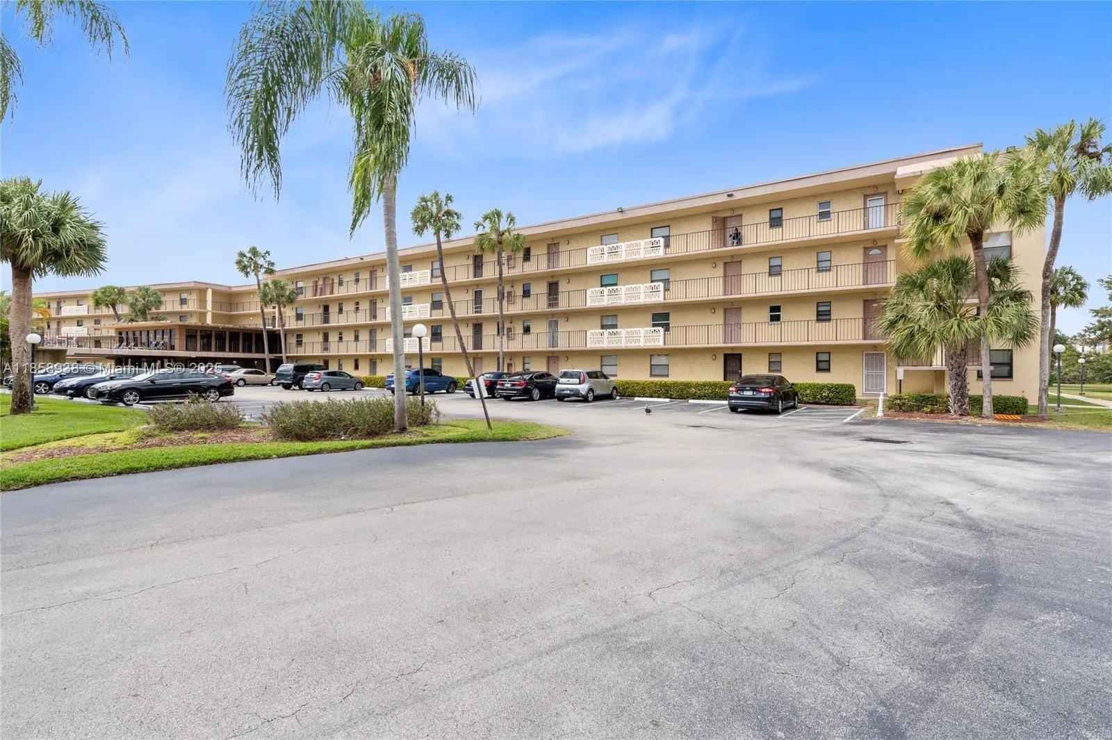 9355 SW 8th St, #416
