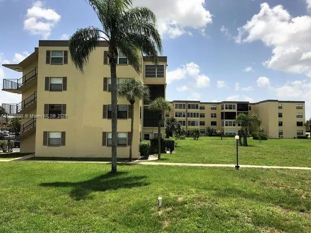 9355 SW 8th St, #416