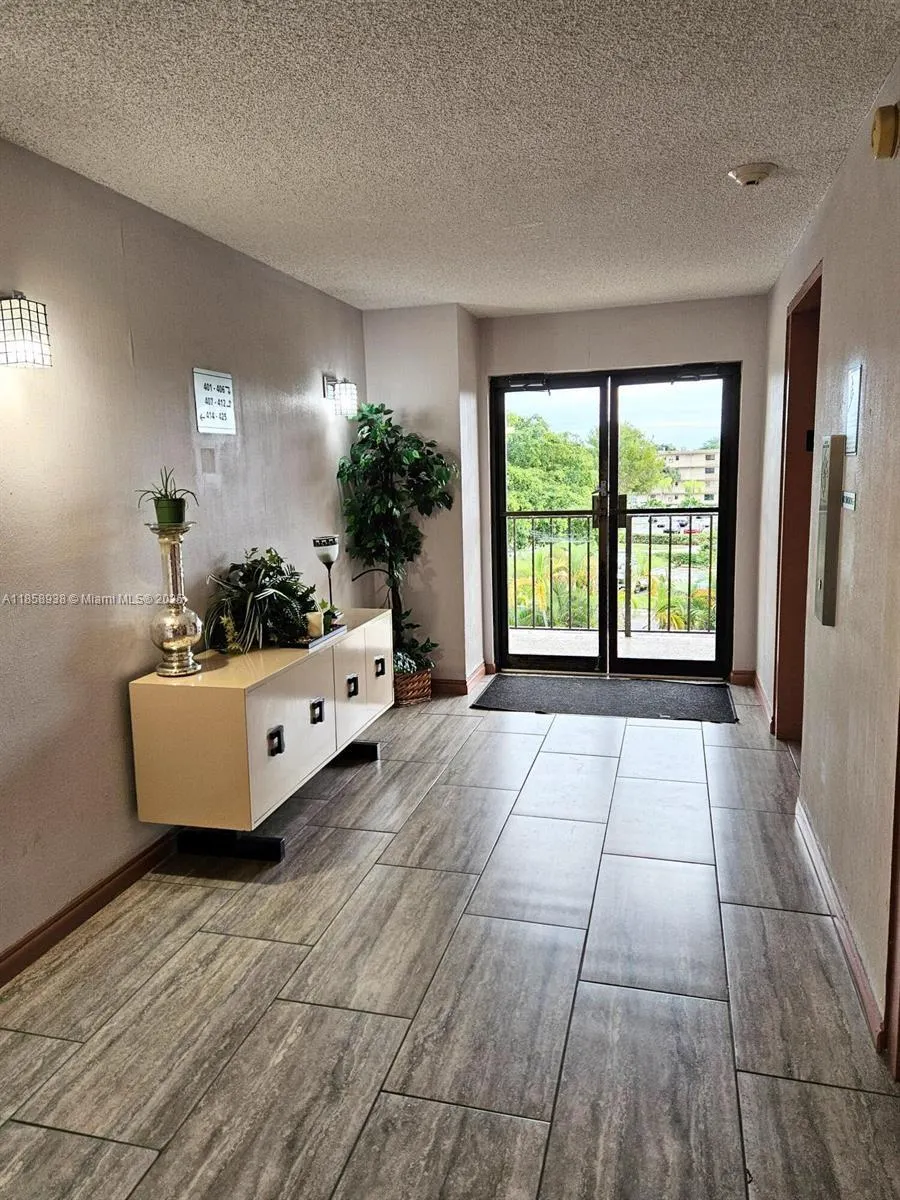 9355 SW 8th St, #416