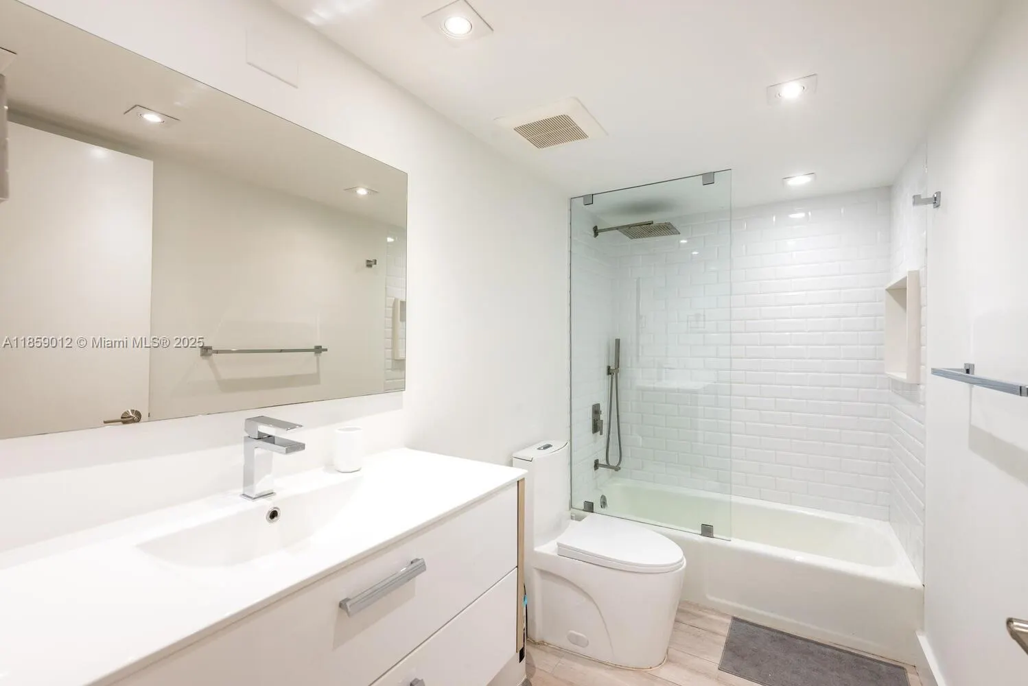 181 Crandon Blvd, #306