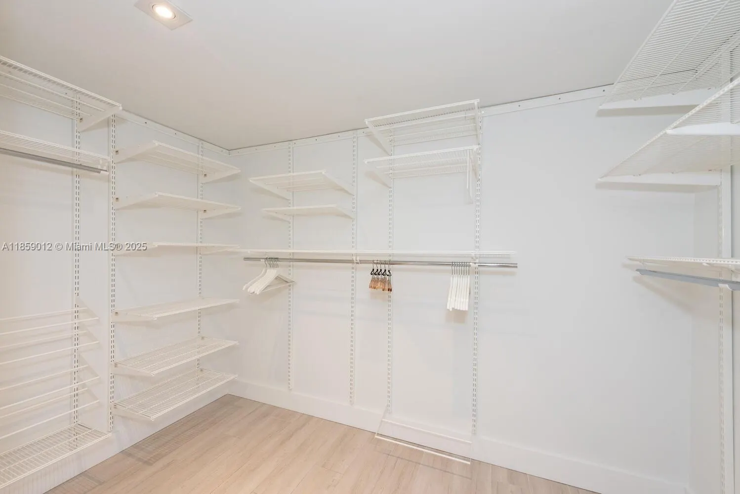 181 Crandon Blvd, #306
