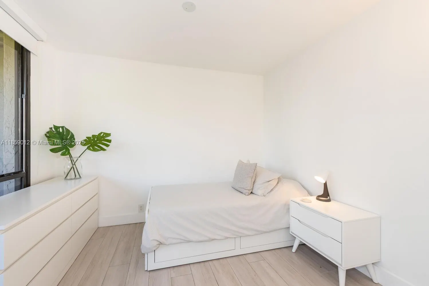 181 Crandon Blvd, #306