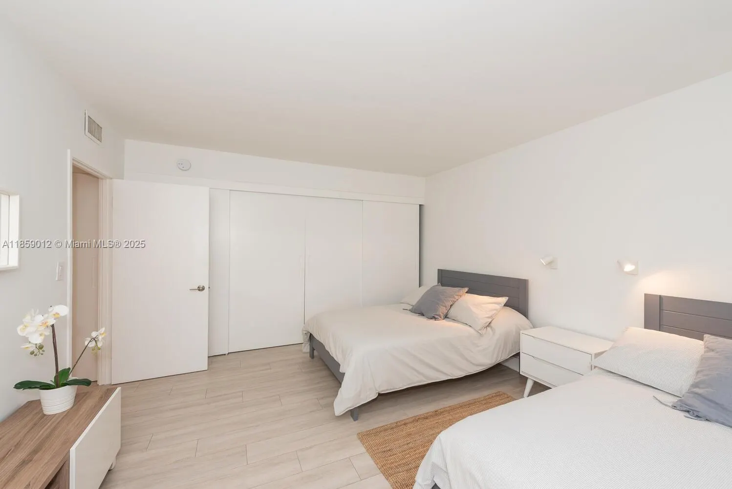 181 Crandon Blvd, #306