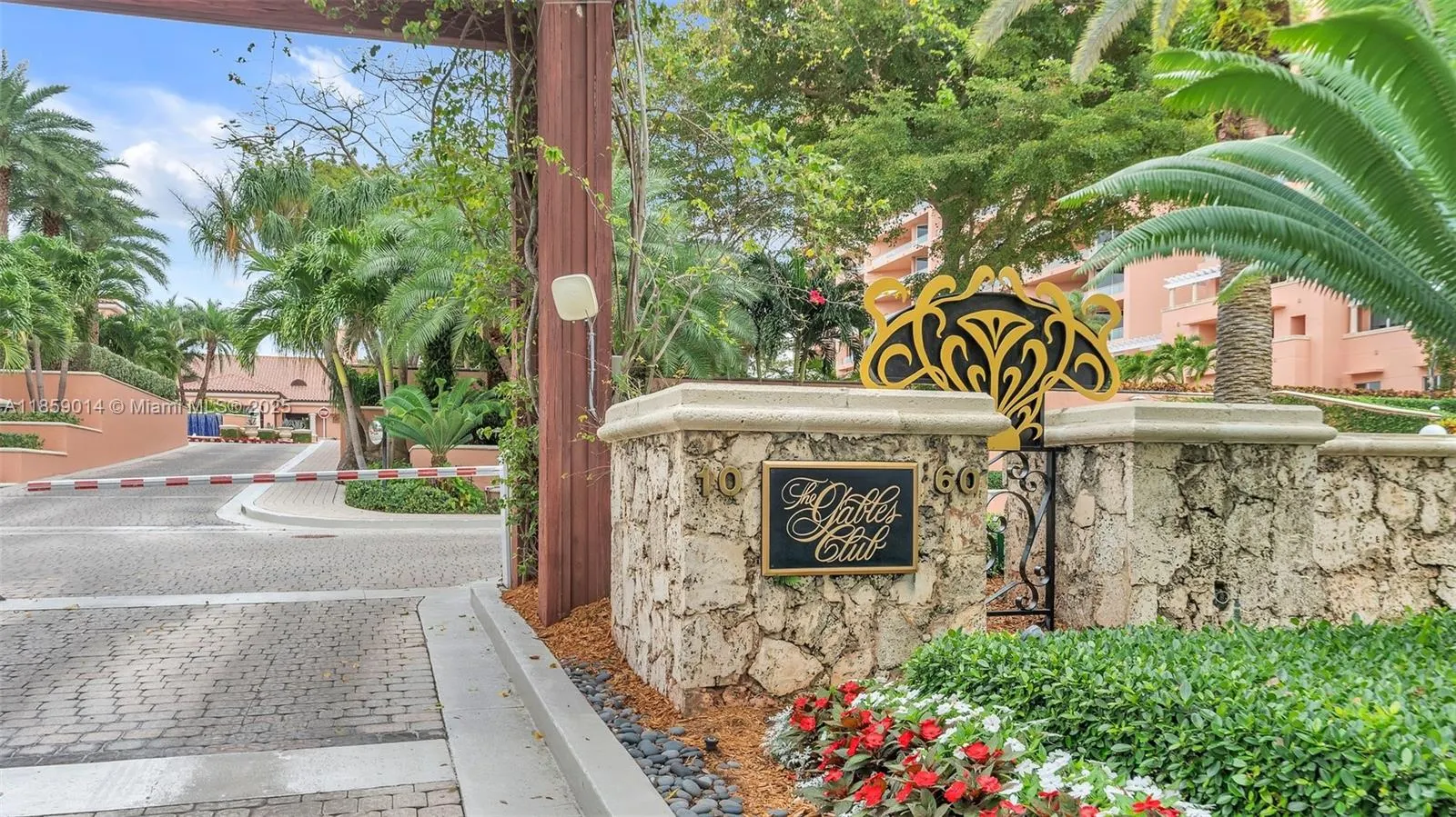 60 Edgewater Dr, #9H