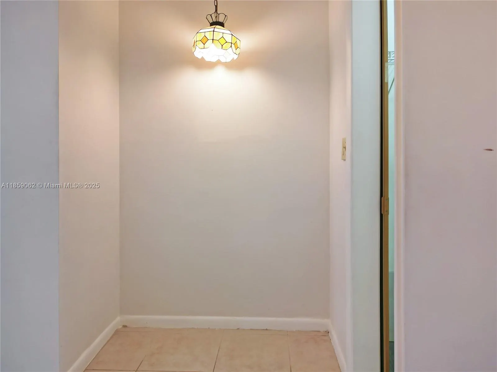 114 Essex Rd, #1-36