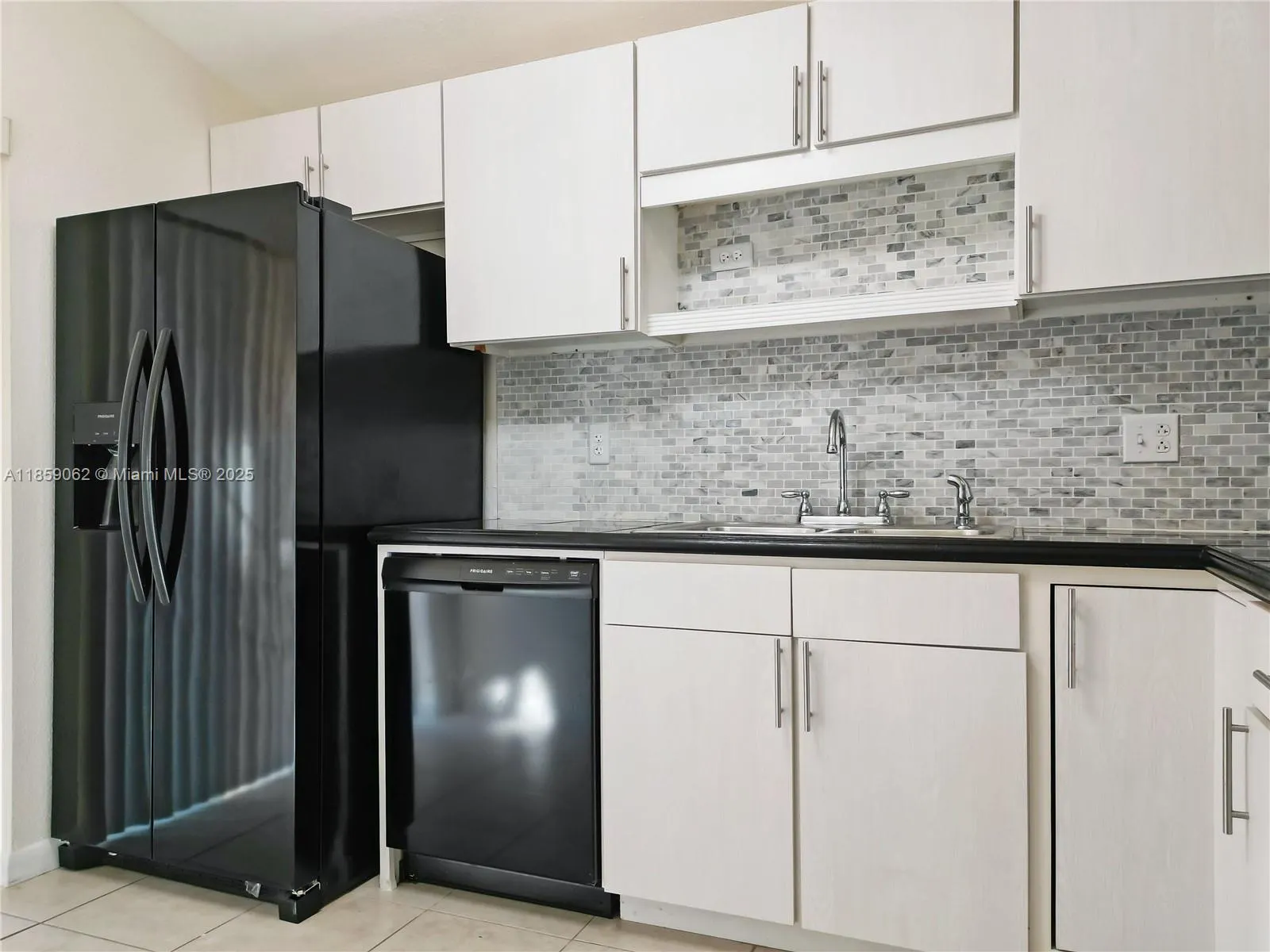 114 Essex Rd, #1-36