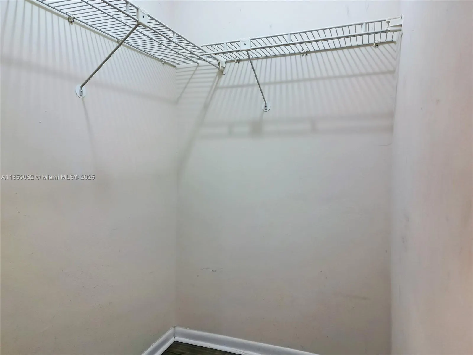 114 Essex Rd, #1-36