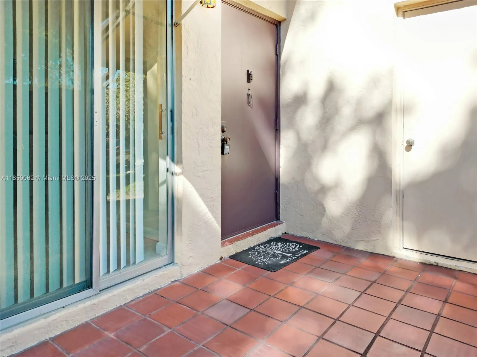 114 Essex Rd, #1-36