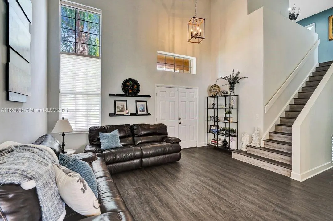 285 Bridgeton Way
