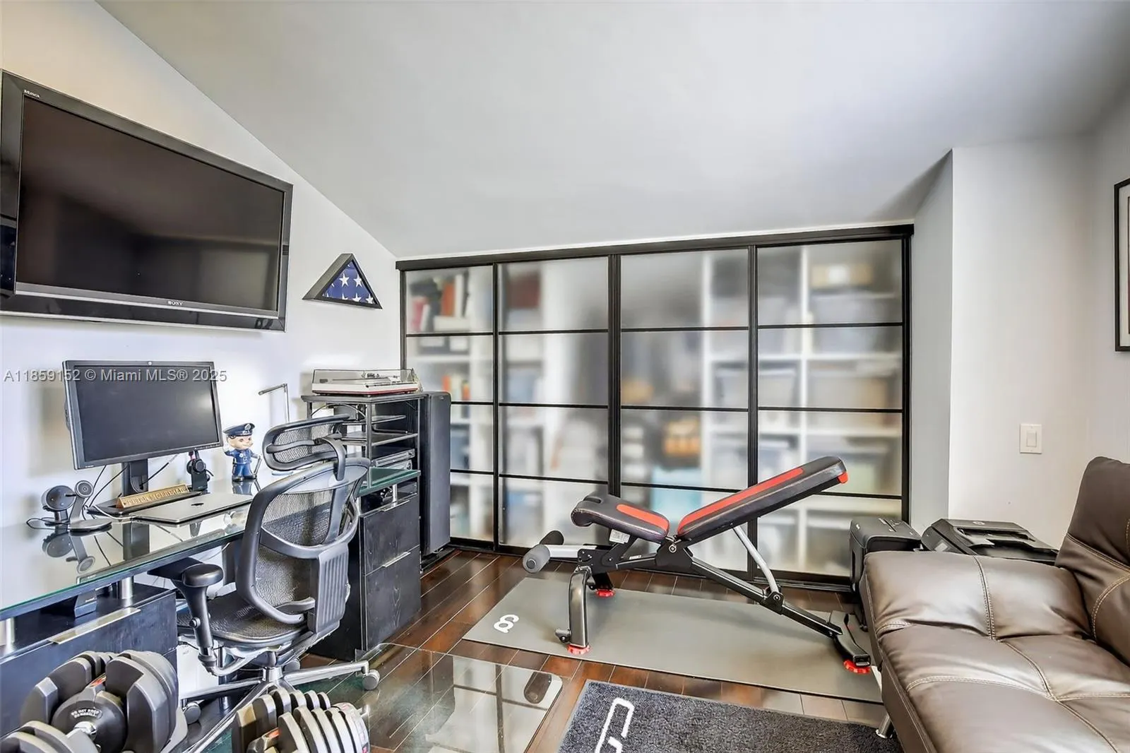 1154 Laguna Springs Dr