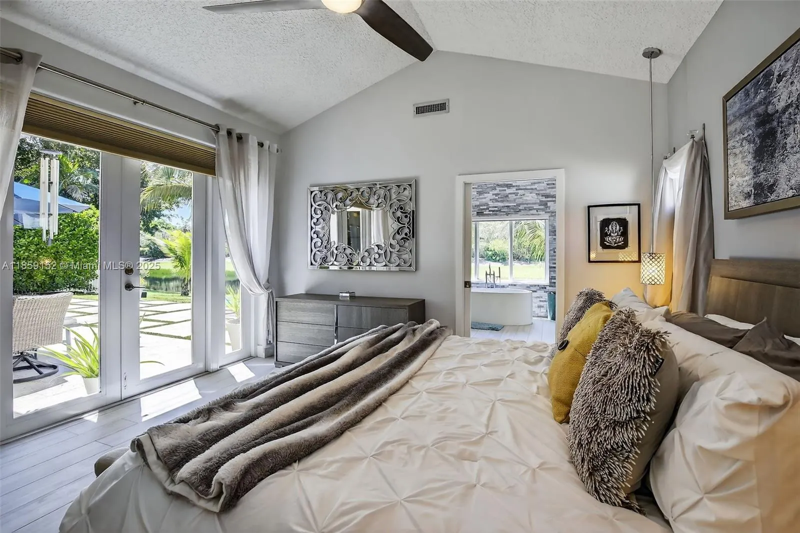 1154 Laguna Springs Dr