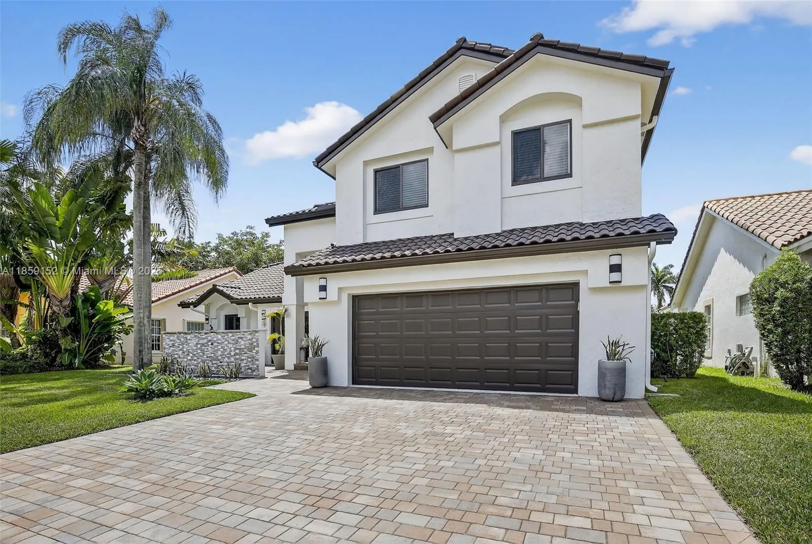 1154 Laguna Springs Dr