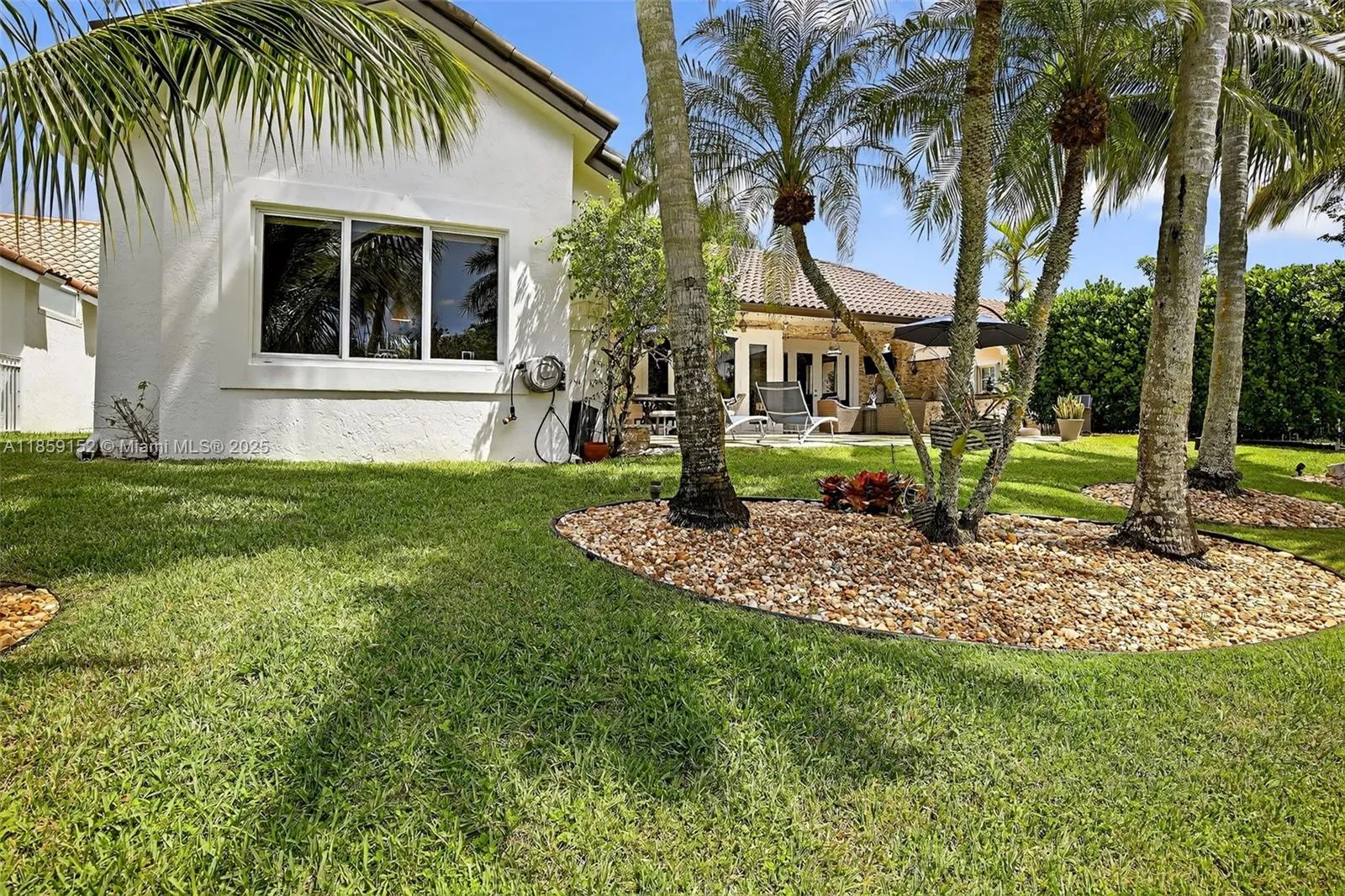 1154 Laguna Springs Dr