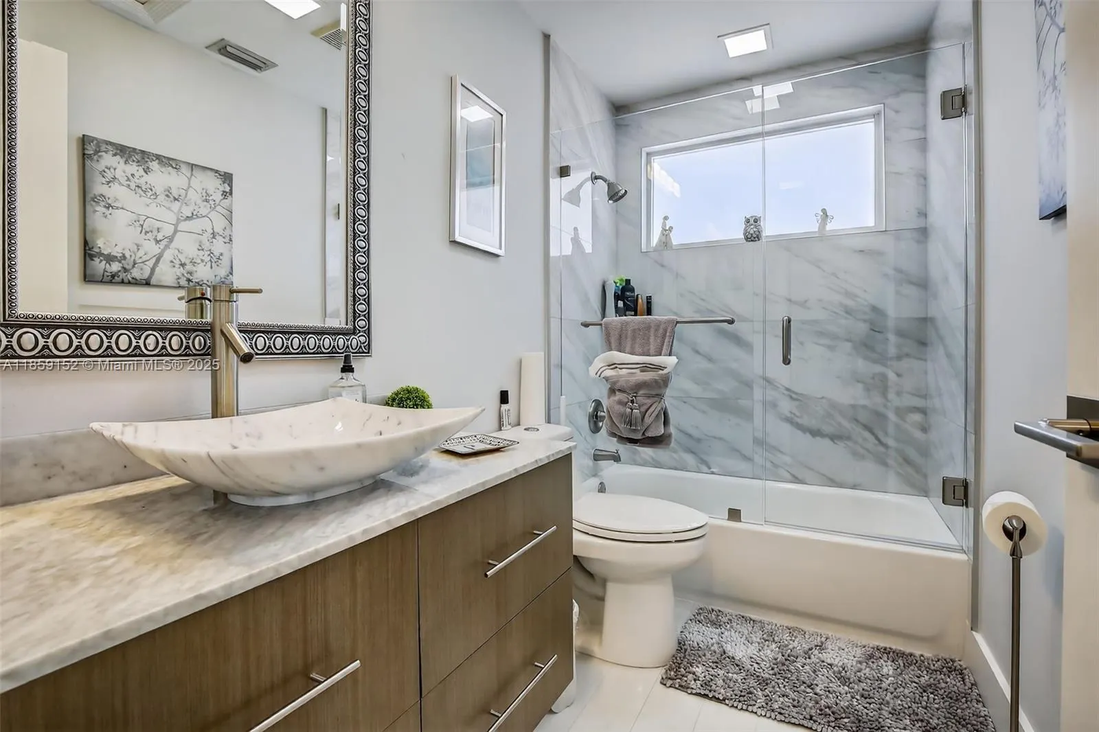 1154 Laguna Springs Dr
