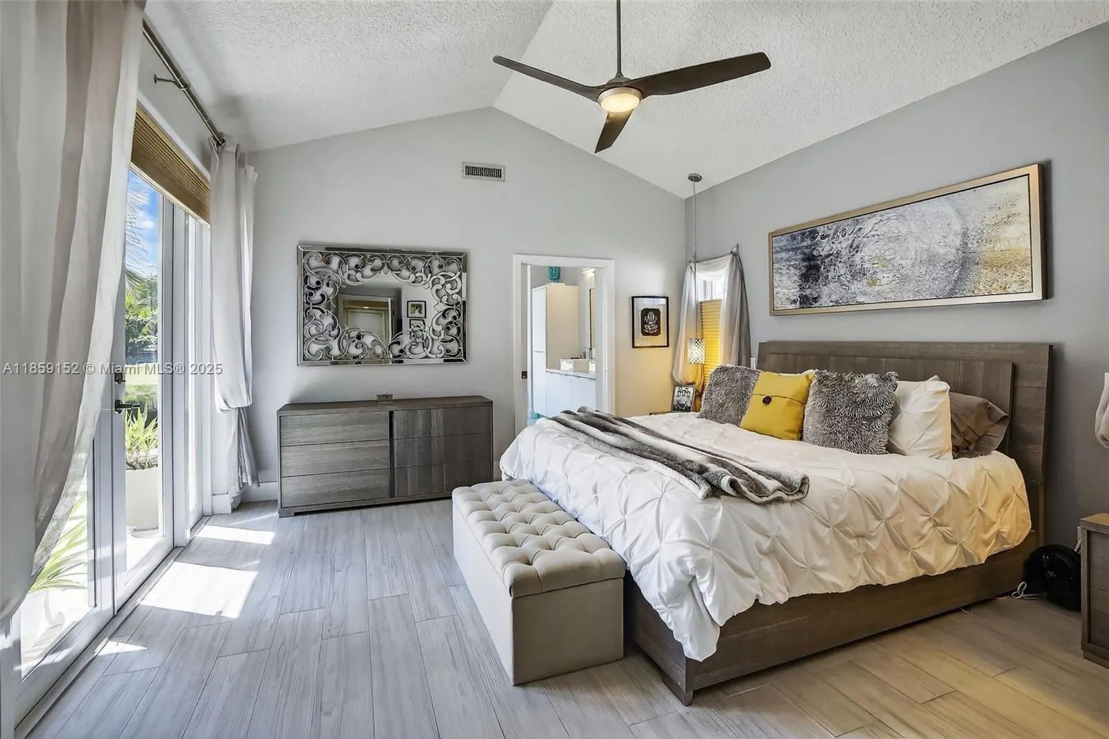 1154 Laguna Springs Dr