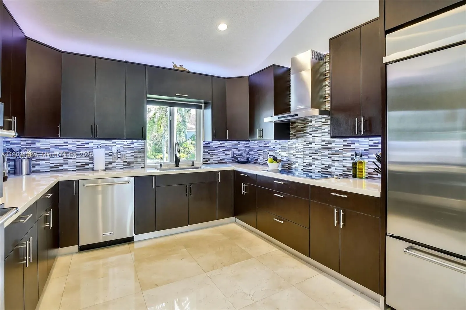 1154 Laguna Springs Dr