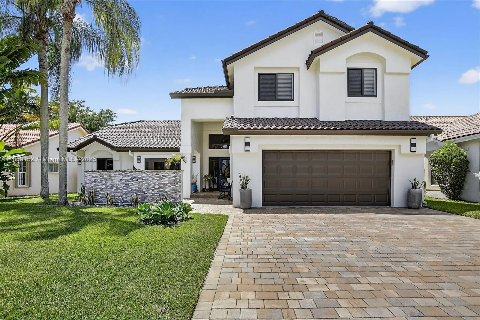 1154 Laguna Springs Dr