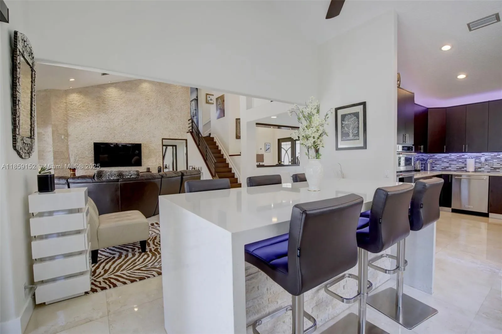 1154 Laguna Springs Dr