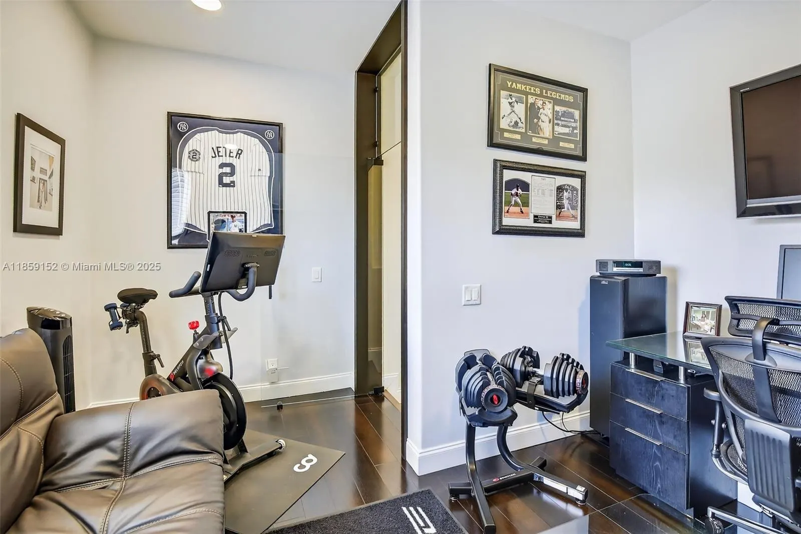 1154 Laguna Springs Dr
