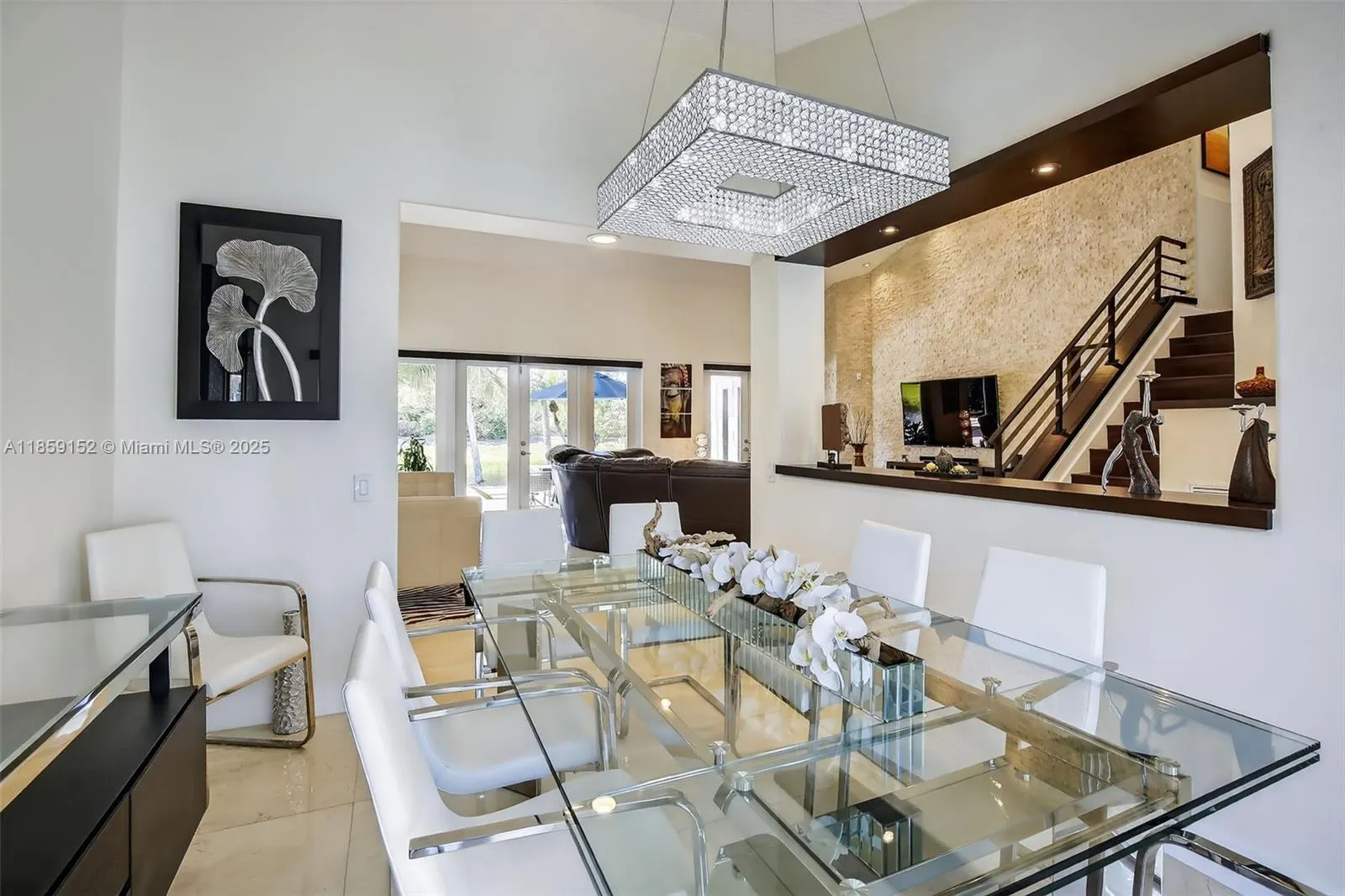1154 Laguna Springs Dr