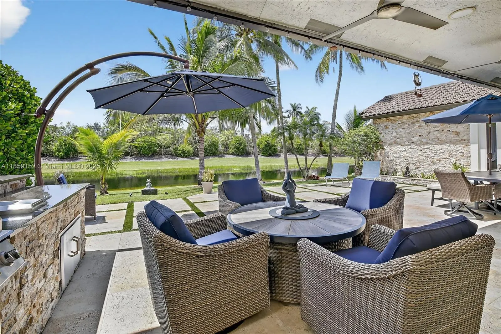 1154 Laguna Springs Dr