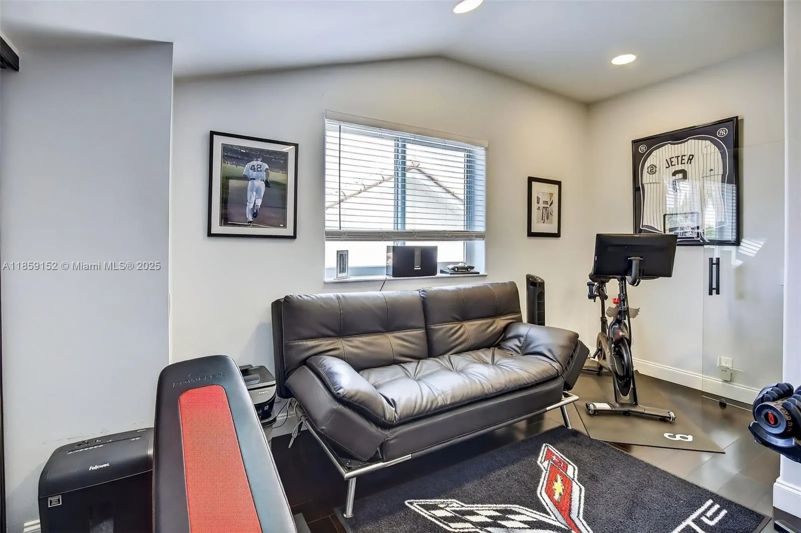 1154 Laguna Springs Dr