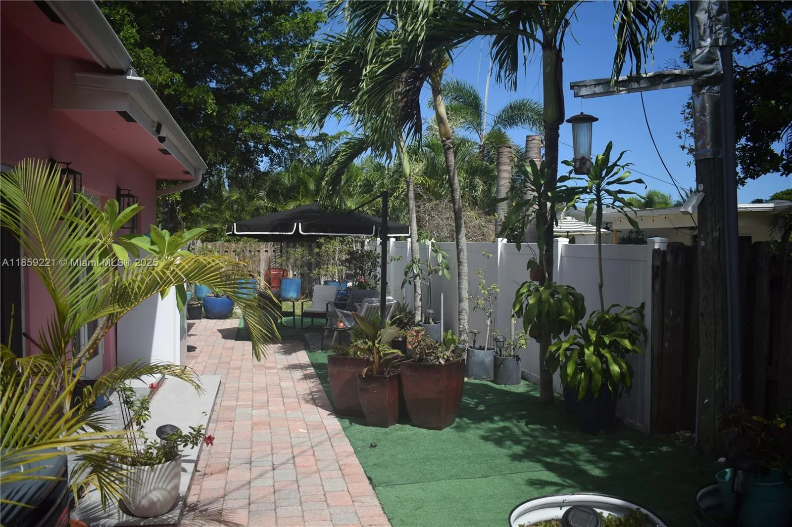 524 NE 27th Dr