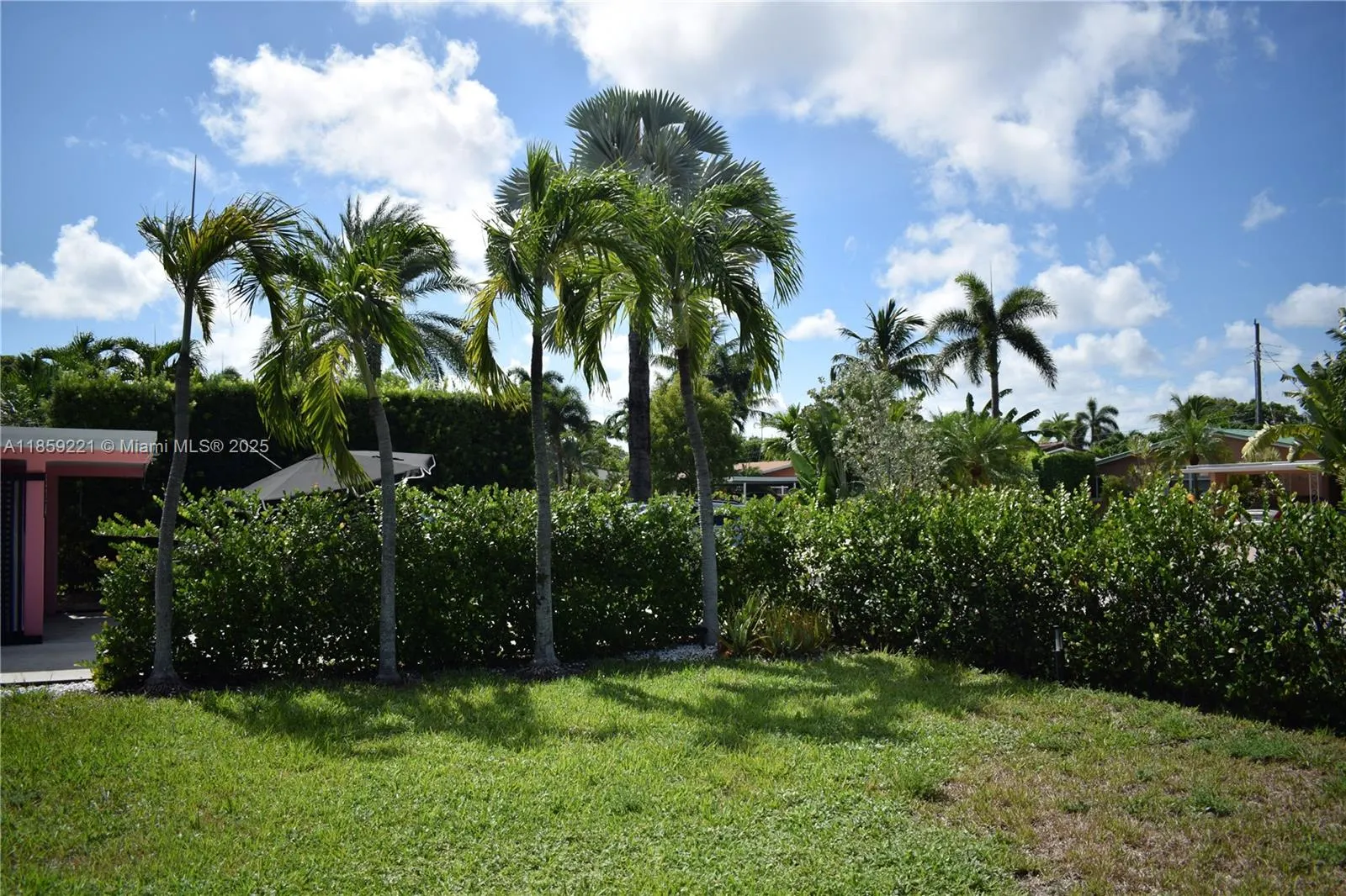 524 NE 27th Dr