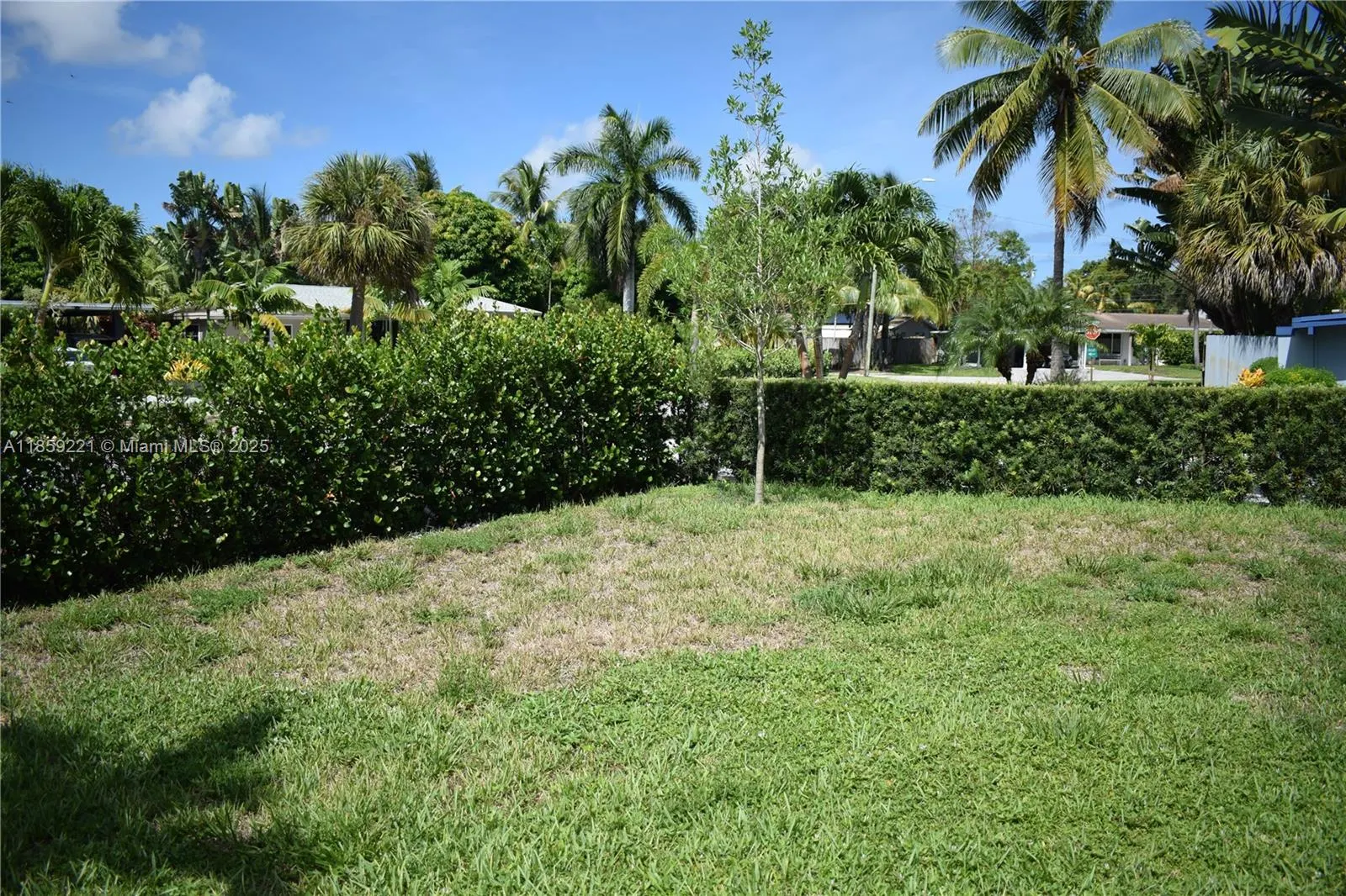 524 NE 27th Dr